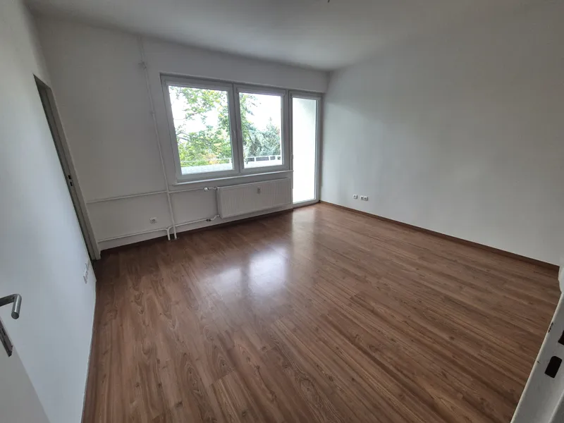 1 Zimmer mit Balkon und Einbauküche — photo 1